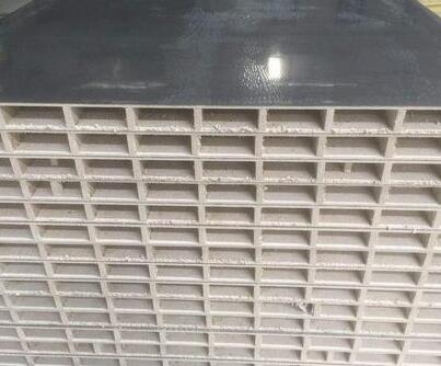 硫氧鎂凈化板的性能優(yōu)點？請看襄陽遠大彩鋼廠家的介紹